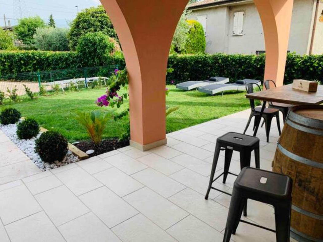Apartment Charme And Relax With Garden And Swimming Pool Desenzano del Garda Dış mekan fotoğraf
